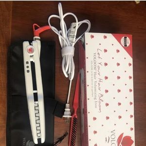 Voloom hair volume iron new in box